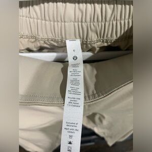 Lululemon high-rise, beige jogger